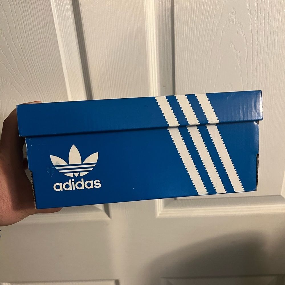 NWB Adidas Ozmillen Elastic Lace Shoes Kids - Picture 2 of 7